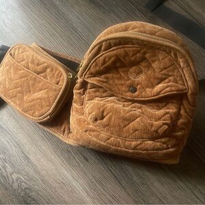 TushBaby Infant toddler hip carrier Brown Quilted Backpack and Pouch Set